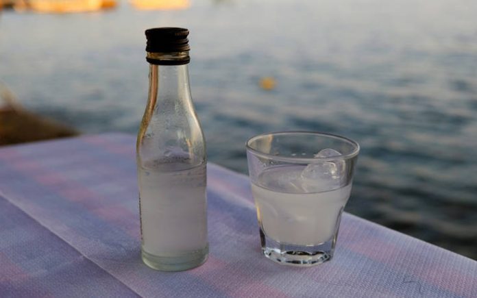 Παίρνει φωτιά η τιμή του τσίπουρου - Πόσο αναμένεται να πωλείται με την αύξηση του ΕΦΚ Παίρνει φωτιά η τιμή του τσίπουρου - Πόσο αναμένεται να πωλείται με την αύξηση του ΕΦΚ