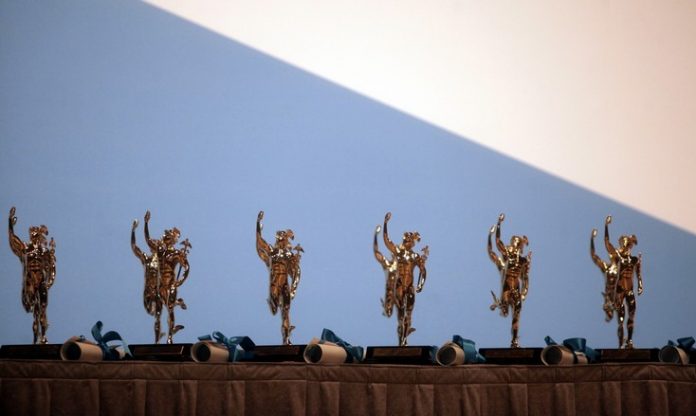 Το ΕΒΕΑ επιβραβεύει την επιχειρηματική αριστεία διοργανώνοντας τα Βραβεία ΕΒΕΑ 2020 Το ΕΒΕΑ επιβραβεύει την επιχειρηματική αριστεία διοργανώνοντας τα Βραβεία ΕΒΕΑ 2020