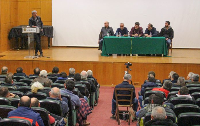 Τοπικές αγροτικές κινητοποιήσεις αποφάσισαν οι αγρότες στην Πανθεσσαλική στα Φάρσαλα Τοπικές αγροτικές κινητοποιήσεις αποφάσισαν οι αγρότες στην Πανθεσσαλική στα Φάρσαλα