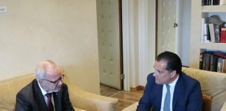 Για την ανάπτυξη της ελληνικής οικονομίας συζήτησαν ο πρόεδρος της ΕΤΕπ με τον υπουργό Ανάπτυξης