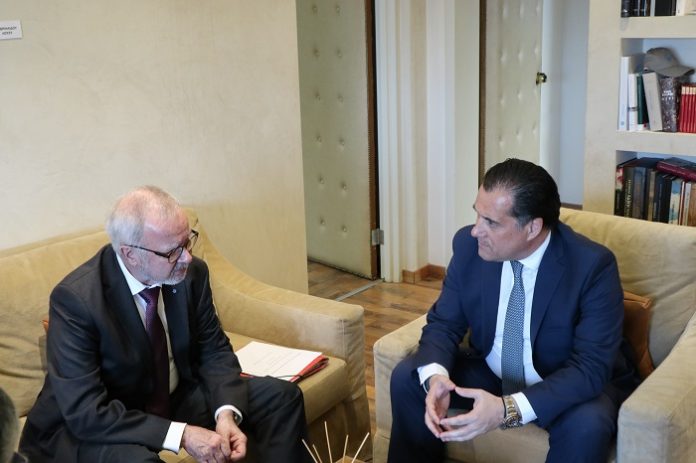 Για την ανάπτυξη της ελληνικής οικονομίας συζήτησαν ο πρόεδρος της ΕΤΕπ με τον υπουργό Ανάπτυξης Για την ανάπτυξη της ελληνικής οικονομίας συζήτησαν ο πρόεδρος της ΕΤΕπ με τον υπουργό Ανάπτυξης