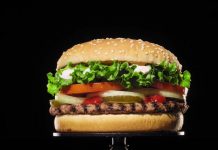 Τα Burger King δείχνουν πώς είναι ένα μπέργκερ μετά από 34 ημέρες (βίντεο)