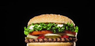 Τα Burger King δείχνουν πώς είναι ένα μπέργκερ μετά από 34 ημέρες (βίντεο)