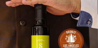 Διάκριση για το “ΣΥΛΛΕΚΤΙΚΟΝ” gourmet evoo των ελαιώνων Σακελλαρόπουλου στο Λος Άντζελες