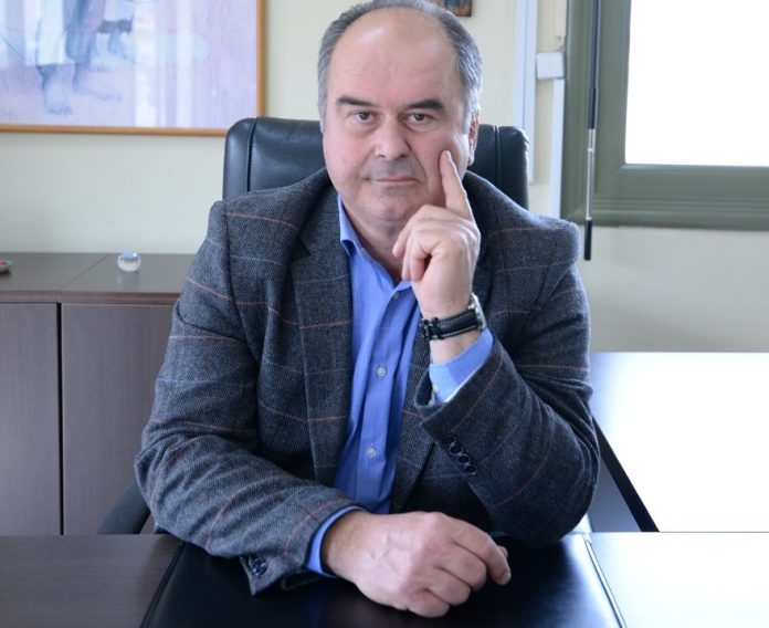 Νέο Διοικητικό Συμβούλιο στην Ένωση Μεσολογγίου - Στο τιμόνι ο Κων. Υφαντής Νέο Διοικητικό Συμβούλιο στην Ένωση Μεσολογγίου - Στο τιμόνι ο Κων. Υφαντής