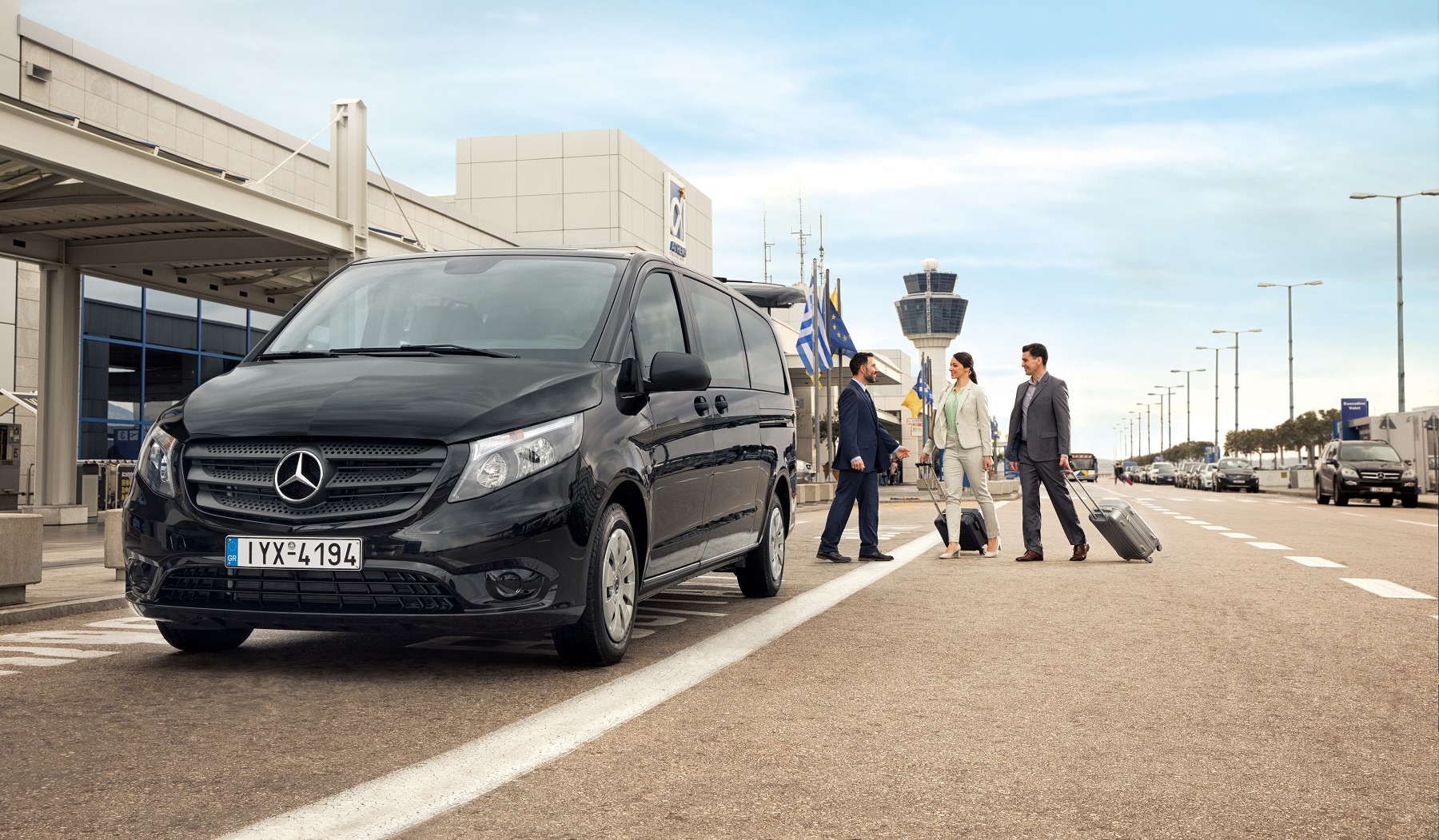 premium-ypiresies-metakinisis-me-to-mercedes-benz-vito-tourer-dark-edition-189504