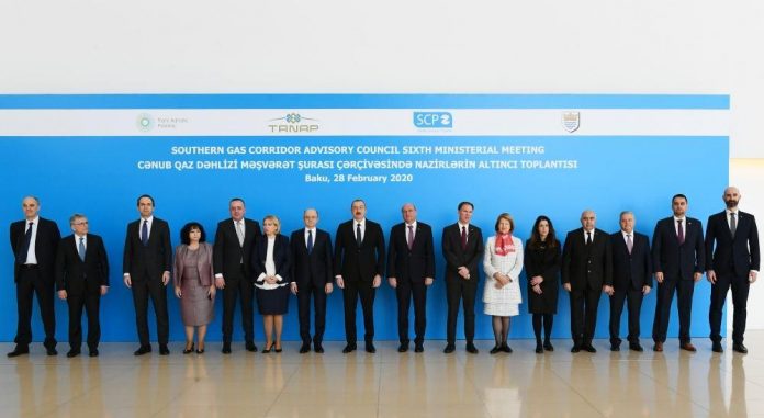 Συνάντηση για τον νότιο διάδρομο φυσικού αερίου στο Μπακού Συνάντηση για τον νότιο διάδρομο φυσικού αερίου στο Μπακού