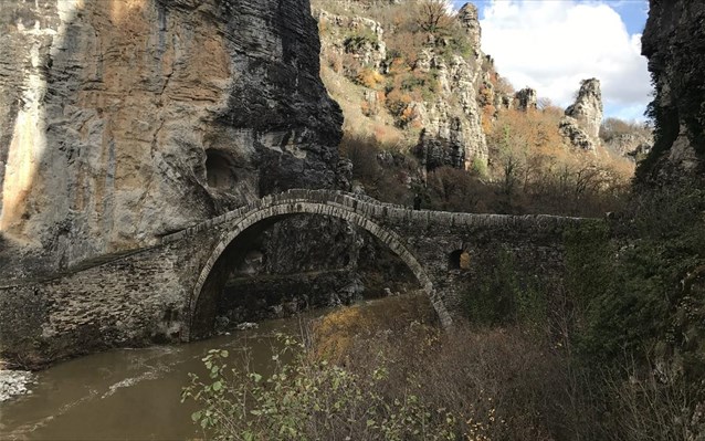 prospatheia-na-entachthei-to-zagori-ston-katalogo-tis-unesco-187630