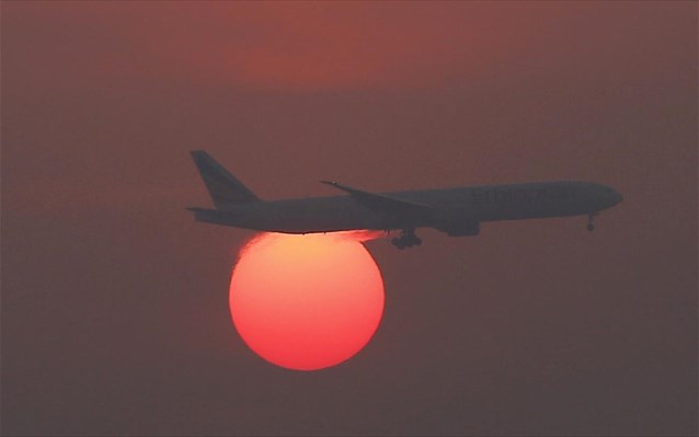 ΙΑΤΑ: Απώλειες εσόδων πάνω από 100 δισ. δολάρια για τους αερομεταφορείς λόγω κορωνοϊού