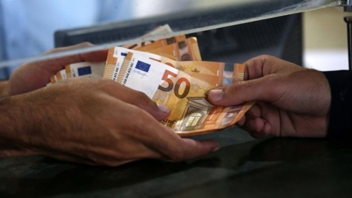 Εγκρίθηκε η επόμενη φάση πληρωμής των 800 ευρώ σε 105.853 δικαιούχους