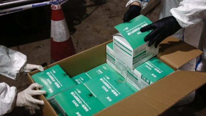 ΑΑΔΕ: Κατασχέθηκαν 850.000 ακατάλληλες μάσκες ΑΑΔΕ: Κατασχέθηκαν 850.000 ακατάλληλες μάσκες