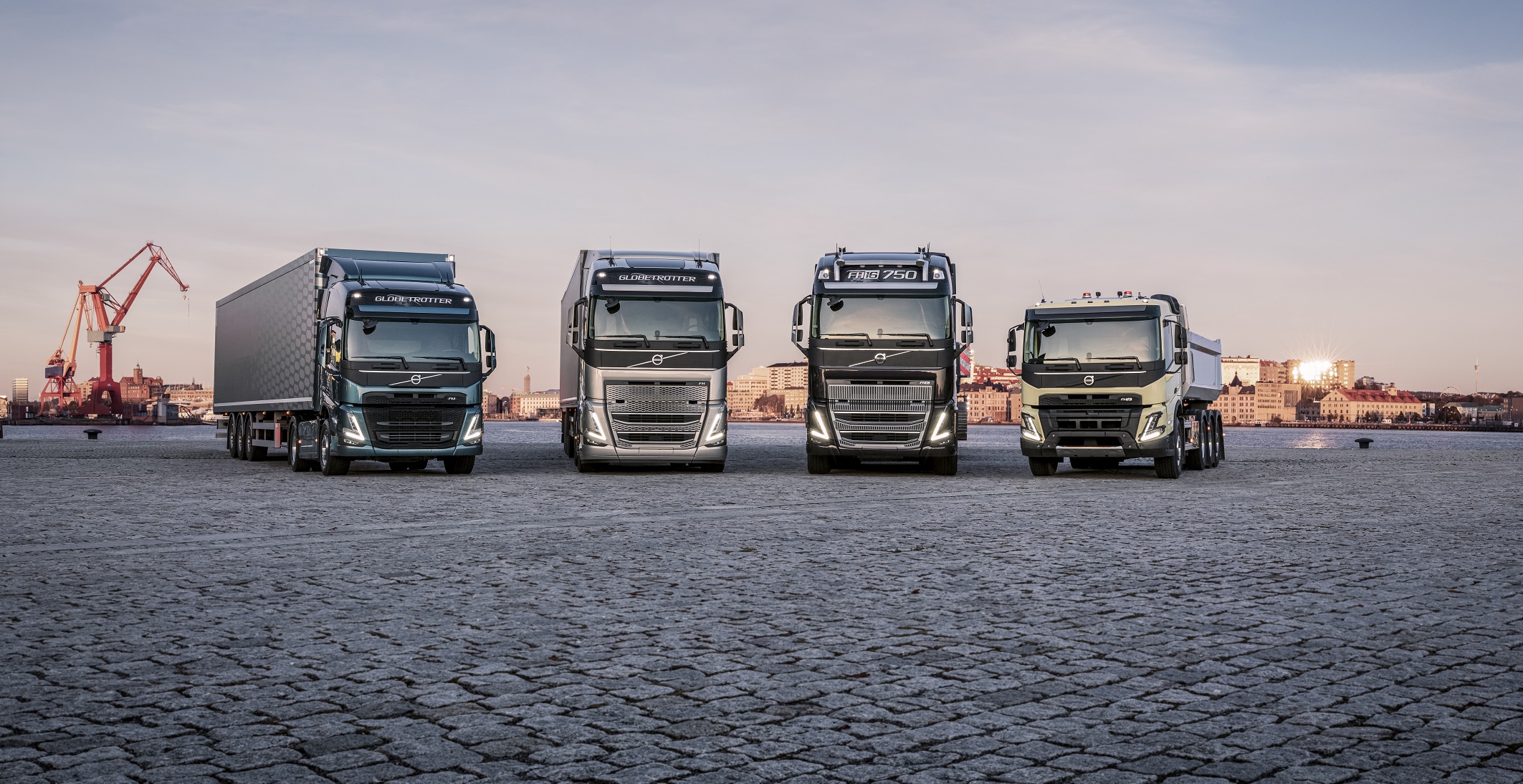 i-volvo-trucks-xekinaei-kai-pali-ti-paragogi-fortigon-196970