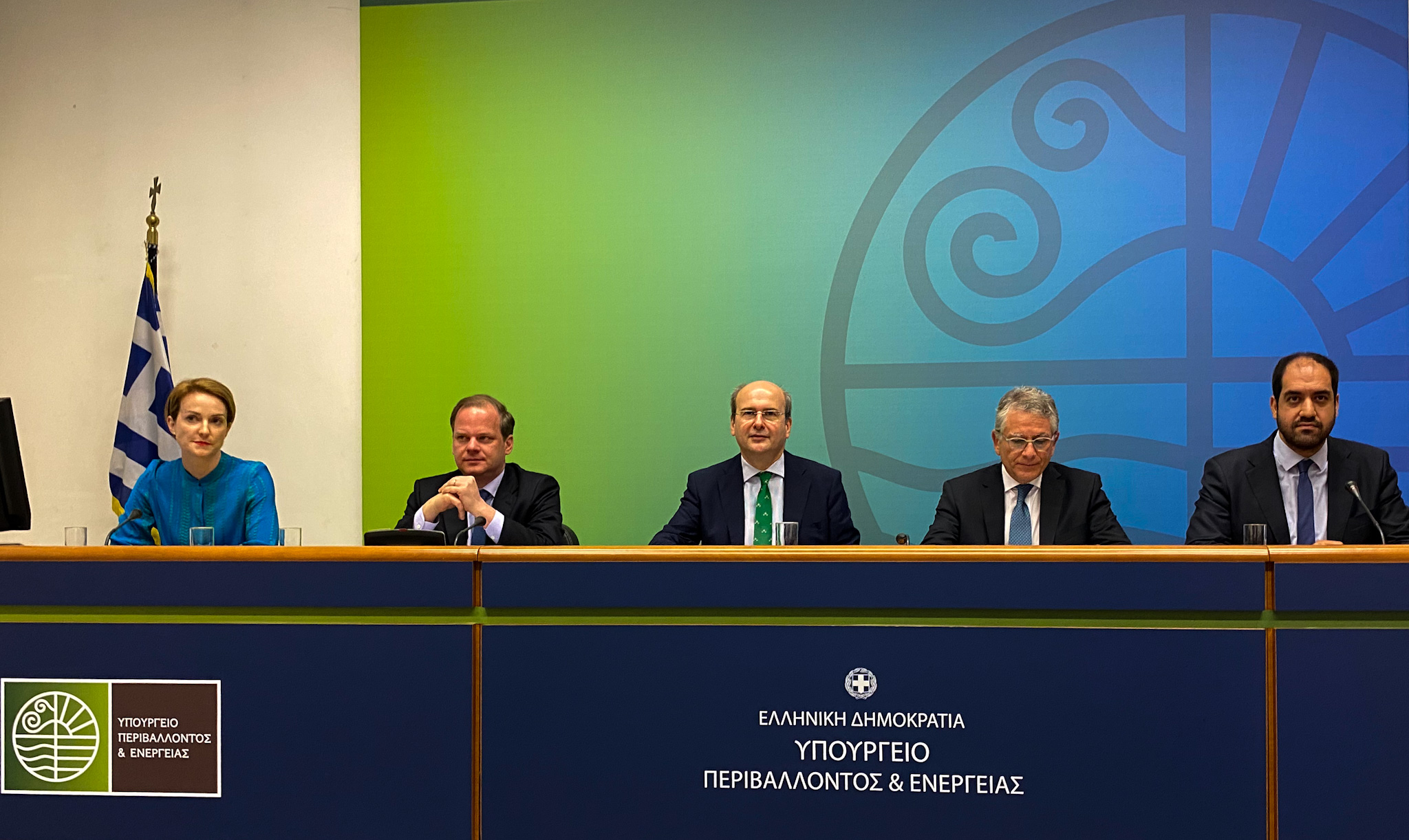 k-chatzidakis-ta-100-ekat-evro-gia-tin-ilektrokinisi-einai-mono-i-archi-199776