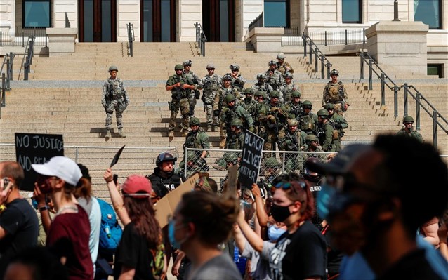 ΗΠΑ: Χιλιάδες αστυνομικοί και στρατιώτες στις μεγάλες πόλεις