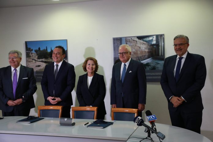 Μνημόνιο συνεργασίας Γενικής Γραμματείας Αποδήμου Ελληνισμού και Τράπεζας Πειραιώς για τις Επετειακές Δράσεις 1821-2021 Μνημόνιο συνεργασίας Γενικής Γραμματείας Αποδήμου Ελληνισμού και Τράπεζας Πειραιώς για τις Επετειακές Δράσεις 1821-2021
