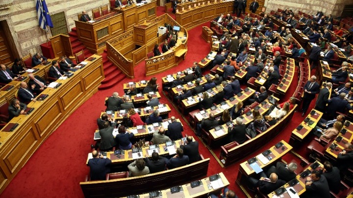 psifistike-to-nomoschedio-gia-tin-aplopoiisi-tis-perivallontikis-adeiodotisis-204208