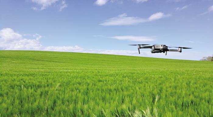 finlandia-drones-kai-techniti-noimosyni-gia-tin-prostasia-ton-folion-ptinon-stis-agrotikes-ektaseis-204476