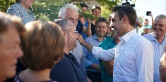 Έμφαση στην προστασία των προϊόντων από ελληνοποιήσεις έδωσε ο Πρωθυπουργός κατά την επίσκεψή του στα Τζουμέρκα