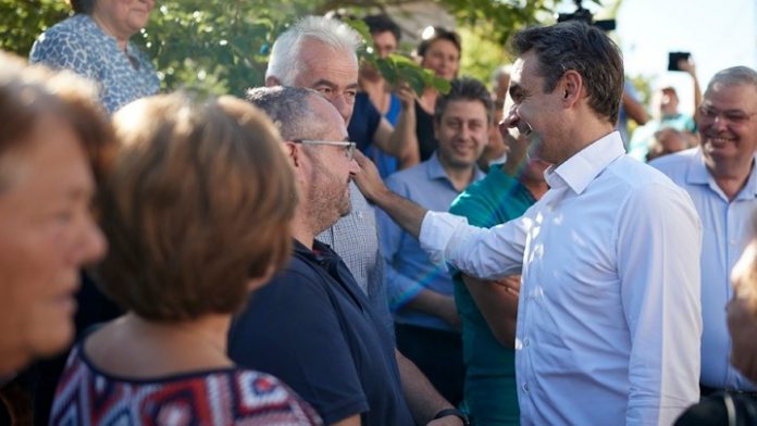 Έμφαση στην προστασία των προϊόντων από ελληνοποιήσεις έδωσε ο Πρωθυπουργός κατά την επίσκεψή του στα Τζουμέρκα Έμφαση στην προστασία των προϊόντων από ελληνοποιήσεις έδωσε ο Πρωθυπουργός κατά την επίσκεψή του στα Τζουμέρκα