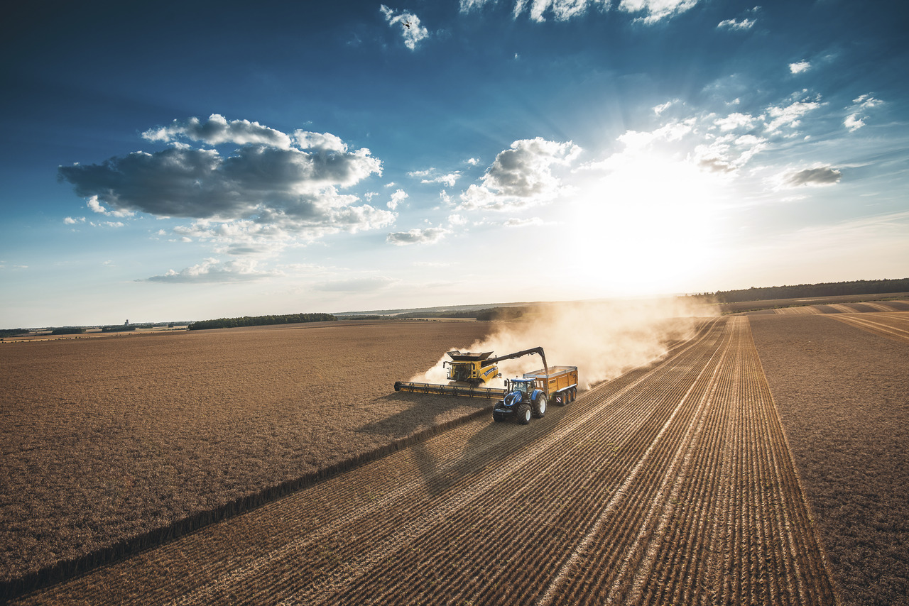 i-new-holland-agriculture-giortazei-125-chronia-istorias-204243