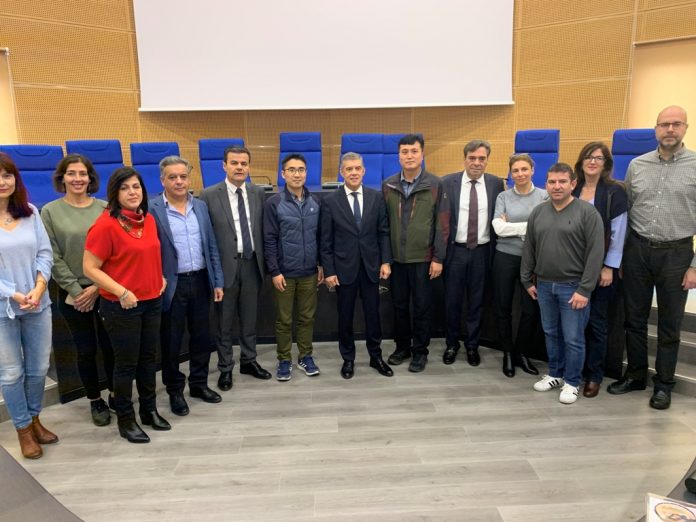 Η Περ. Θεσσαλίας ανοίγει δρόμο για τα ελληνικά ακτινίδια στις αγορές Κορέας και Ταϊλάνδης Η Περ. Θεσσαλίας ανοίγει δρόμο για τα ελληνικά ακτινίδια στις αγορές Κορέας και Ταϊλάνδης