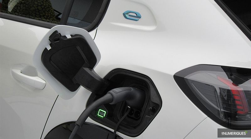 premiera-gia-tin-ilektrokinisi-stis-24-avgoustou-204350