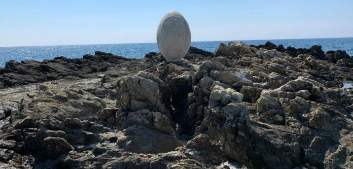Εγκαινιάστηκε το μνημείο των Διόσκουρων, στη βραχονησίδα Πέφνο, στη Δυτική Μάνη Εγκαινιάστηκε το μνημείο των Διόσκουρων, στη βραχονησίδα Πέφνο, στη Δυτική Μάνη