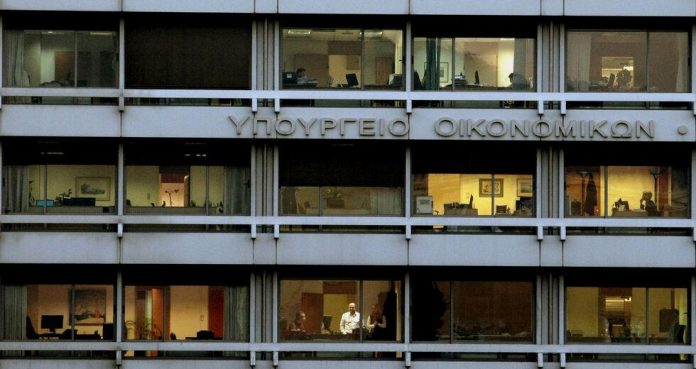 Εκκενώθηκε το υπουργείο Οικονομικών λόγω κορωνοϊού -Τρεις υπουργοί σε καραντίνα Εκκενώθηκε το υπουργείο Οικονομικών λόγω κορωνοϊού -Τρεις υπουργοί σε καραντίνα