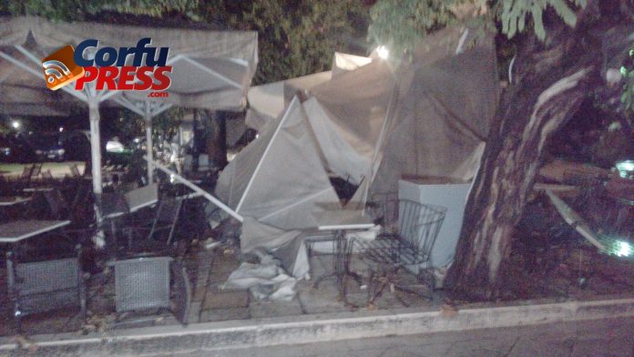 Καταστροφές από ανεμοστρόβιλο στην πλατεία της Κέρκυρας και την Γαρίτσα