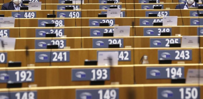 Σε καραντίνα λόγω κορωνοϊού σύσσωμη η κυβέρνηση του Βελγίου Σε καραντίνα λόγω κορωνοϊού σύσσωμη η κυβέρνηση του Βελγίου