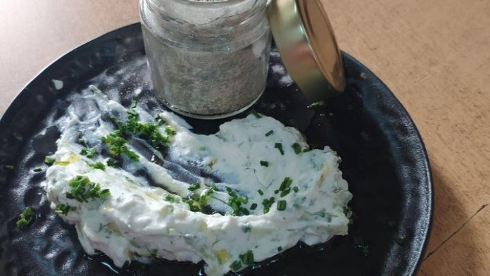 Τζατζίκι... αποδομημένο από τη Θεσσαλονίκη ταξιδεύει σε όλο τον κόσμο Τζατζίκι... αποδομημένο από τη Θεσσαλονίκη ταξιδεύει σε όλο τον κόσμο