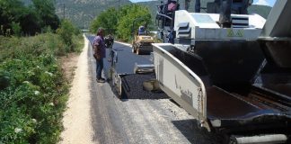 Ολοκληρώνονται οι ασφαλτοστρώσεις μέσω ΕΣΠΑ σε αγροτικούς δρόμους στο Δήμο Ζίτσας