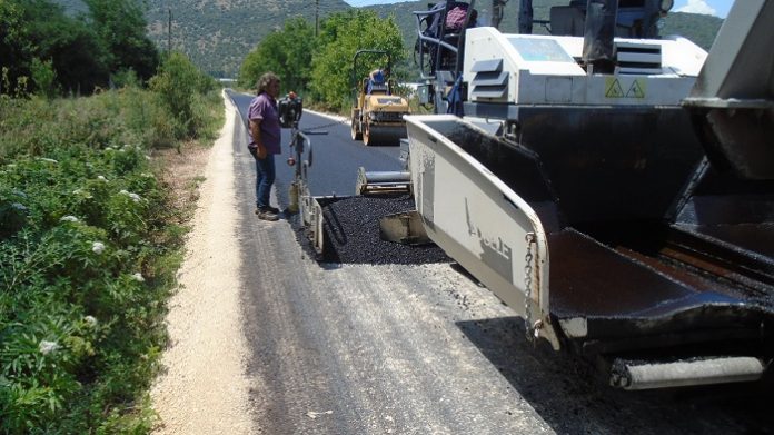 Ολοκληρώνονται οι ασφαλτοστρώσεις μέσω ΕΣΠΑ σε αγροτικούς δρόμους στο Δήμο Ζίτσας