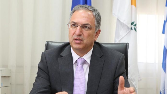 Θετικός στον κορωνοϊό ο υπουργός Γεωργίας της Κύπρου - Ακυρώθηκε η σημερινή Ολομέλεια της Βουλής Θετικός στον κορωνοϊό ο υπουργός Γεωργίας της Κύπρου - Ακυρώθηκε η σημερινή Ολομέλεια της Βουλής