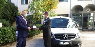 Δωρεά ενός ελαφρού επαγγελματικού οχήματος στο ΕΚΑΒ, από τη Mercedes Benz