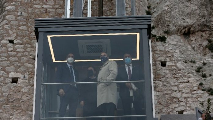 Εγκαίνια του ανελκυστήρα για ΑμεΑ στην Ακρόπολη Εγκαίνια του ανελκυστήρα για ΑμεΑ στην Ακρόπολη