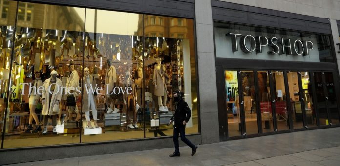 Topshop: «Κανόνι» από τον Βρετανικό κολοσσό με 466 μαγαζιά - Τι θα γίνει με τους 13.000 εργαζομένους Topshop: «Κανόνι» από τον Βρετανικό κολοσσό με 466 μαγαζιά - Τι θα γίνει με τους 13.000 εργαζομένους
