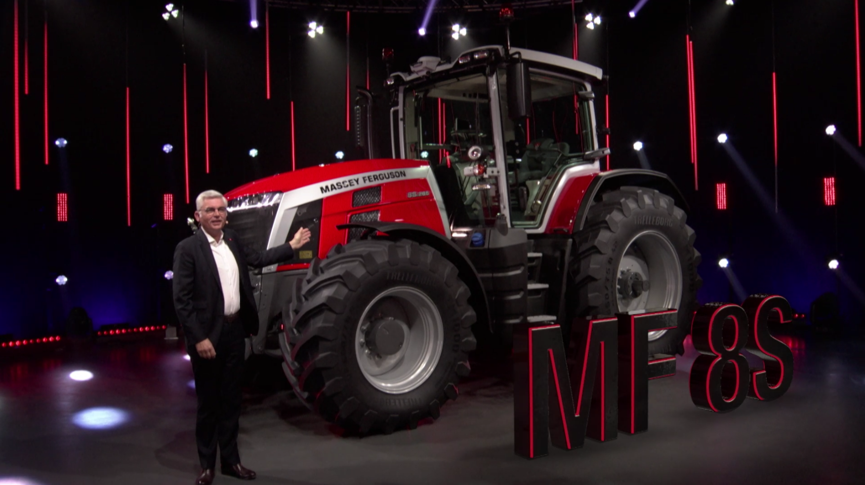 chryso-metallio-gia-ton-georgiko-elkystira-mf-8s-tis-massey-ferguson-sta-best-event-award-2020-217552