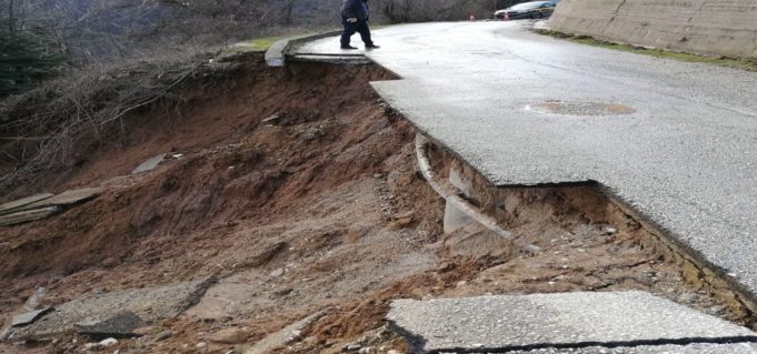 karditsa-synechizontai-oi-kataptoseis-sto-dimo-limnis-plastira-220555