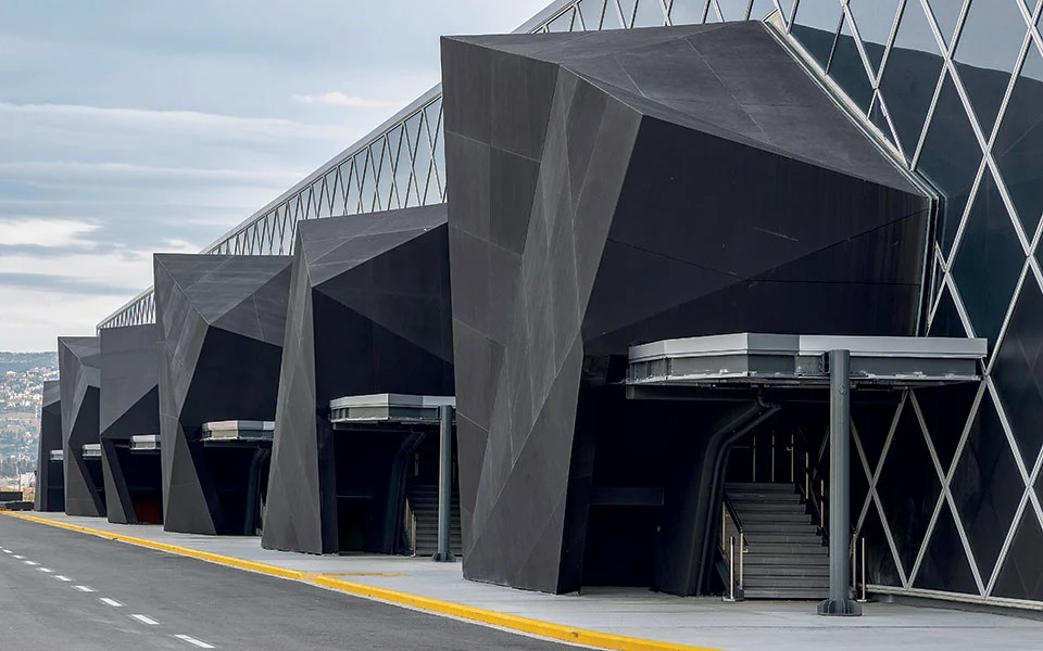 welcome-to-thessaloniki-xenagisi-sto-metamorfomeno-aerodromio-makedonia-225931