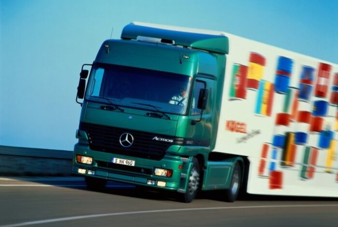epeteiaki-xronia-daimler-trucks-and-buses-2021