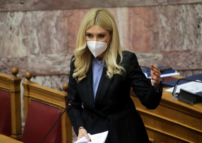 epibebaiosi-yx-erxomeni-ebdomada-pliromes-dilonei-fot-arampatzi