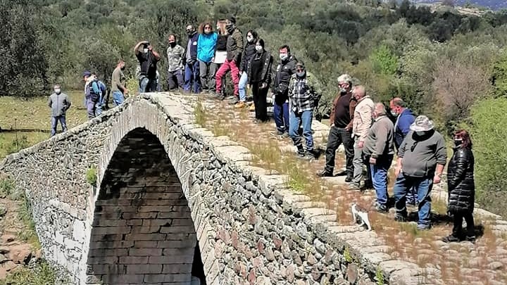 lesvos-diamartyria-ktinotrofon-giati-o-neos-dromos-katastrefei-tis-periousies-tous-228184