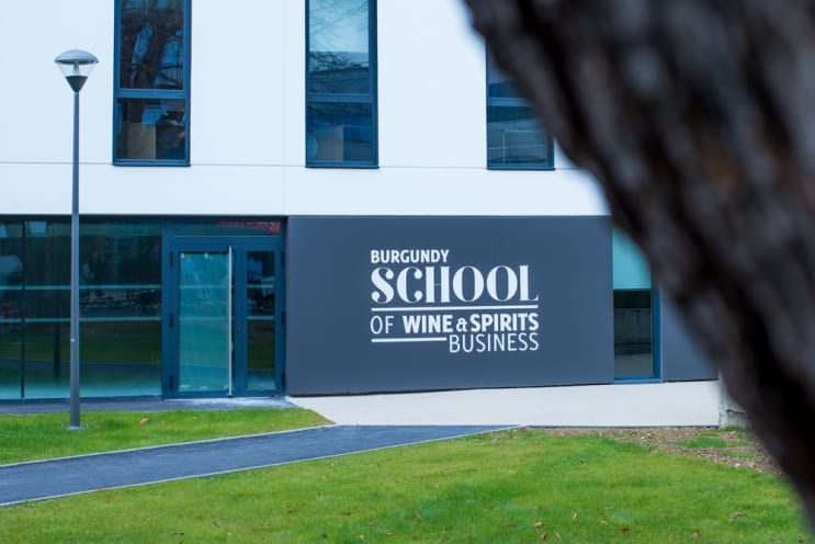 oloklirothike-o-protos-kyklos-tis-synergasias-tou-s-e-o-me-ti-galliki-scholi-wine-spirits-business-233489