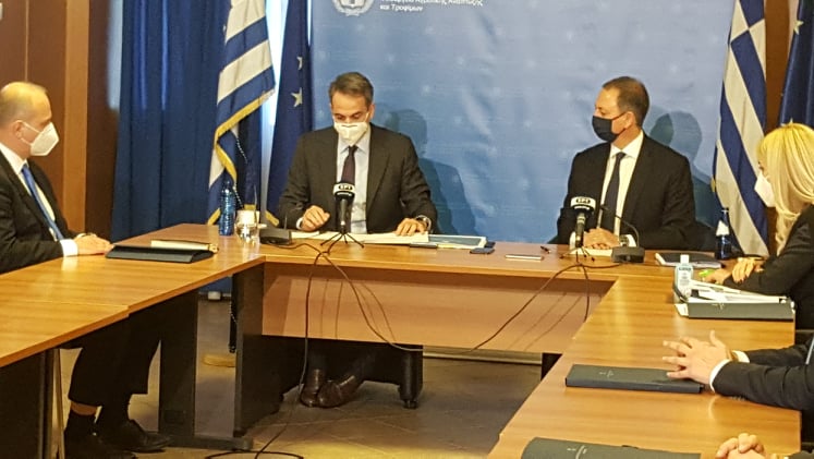 stirizei-livano-o-mitsotakis-gia-to-prostimo-sti-feta-sta-510-ekat-evro-to-programma-neon-agroton-234398