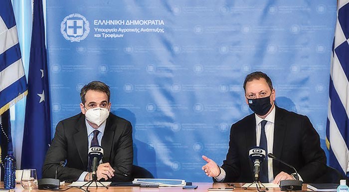 me-paketo-metron-i-kathodos-tou-kyr-mitsotaki-stin-tripoli-236897