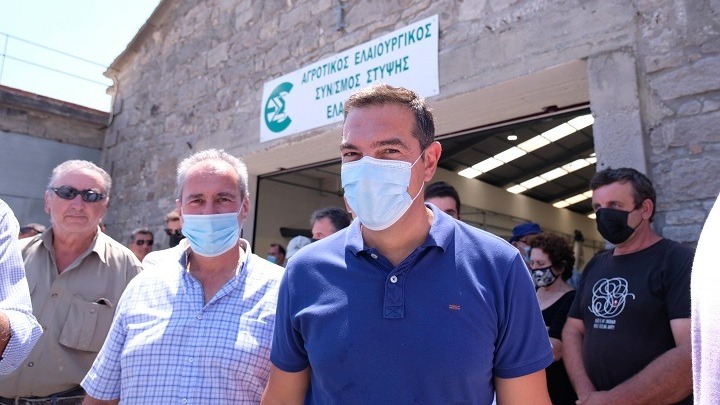 mytilini-al-tsipras-i-kyvernisi-ofeilei-na-stirixei-tous-agrotes-kai-tous-ktinotrofous-oste-na-parameinoun-zontana-ta-choria-237603