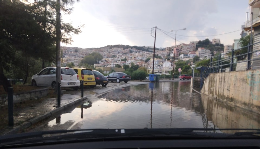 kavala-provlimata-apo-tin-kakokairia-me-vrochi-kai-chalazoptosi-238766