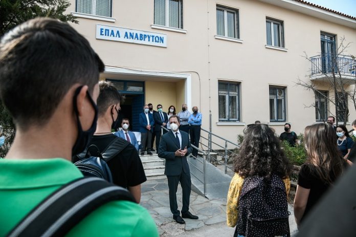 ΑΓΙΑΣΜΟΣ ΣΤΟ ΕΠΑΛ ΑΝΑΒΡΥΤΩΝ ΠΑΡΟΥΣΙΑ ΤΟΥ ΥΠΟΥΡΓΟΥ ΑΓΡΟΤΙΚΗΣ ΑΝΑΠΤΥΞΗΣ ΣΠ. ΛΙΒΑΝΟΥ(EUROKINISSI/ΜΙΧΑΛΗΣ ΚΑΡΑΓΙΑΝΝΗΣ)