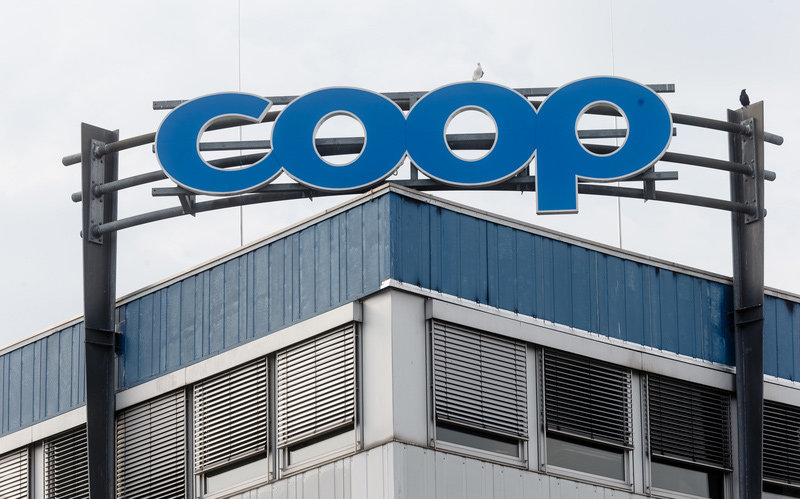oi-ellines-exagogeis-sti-souidia-na-prosechoun-ta-pseftika-email-pou-aforoun-synergasia-me-ta-souper-market-coop-245363